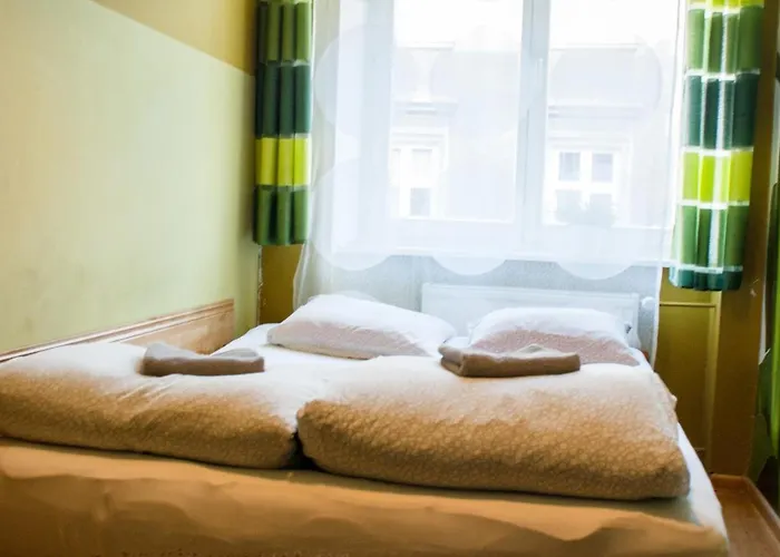 بيت شباب Smocza Jama