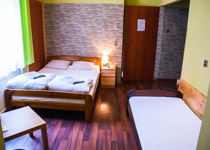 Smocza Jama بيت شباب