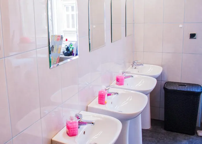 بيت شباب Smocza Jama كراكوفيا